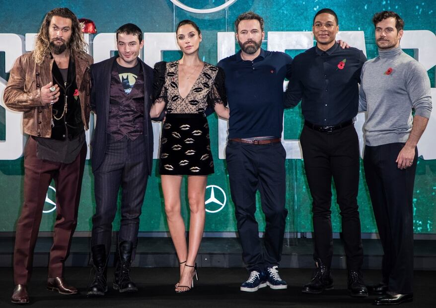 Ezra Miller ofrece disculpas por sus problemas mentales y se compromete a buscar ayuda 
