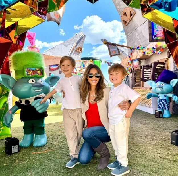 Anahí celebra el cumpleaños de sus hijos Manu y Emi / Instagram