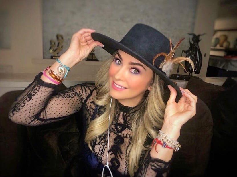 Aracely Arámbula con outfit de encaje que arrebata suspiros