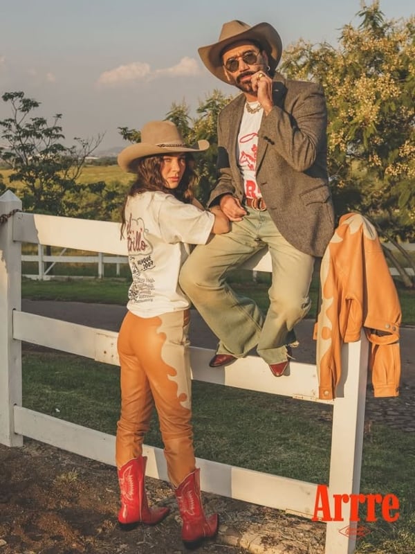 Alejandro Fernández y Karla Laveaga con su marca de ropa Arrre / Foto: Instagram