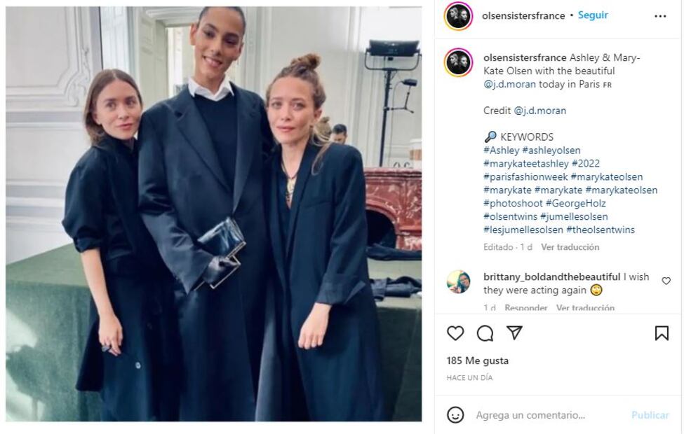 Mary-Kate y Ashley Olsen en una rara aparición, sin maquillaje, en la Semana de la Moda