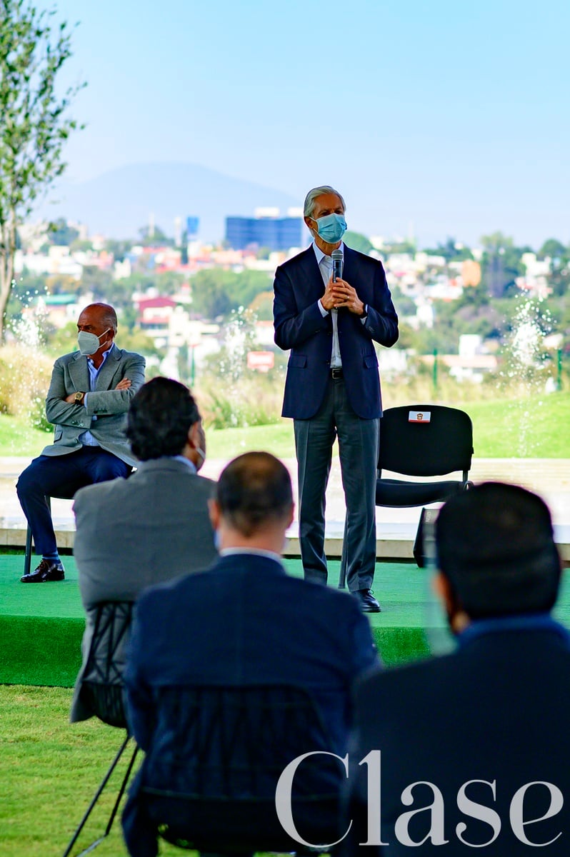 Alfredo del Mazo inaugura Parque Plaza Satélite