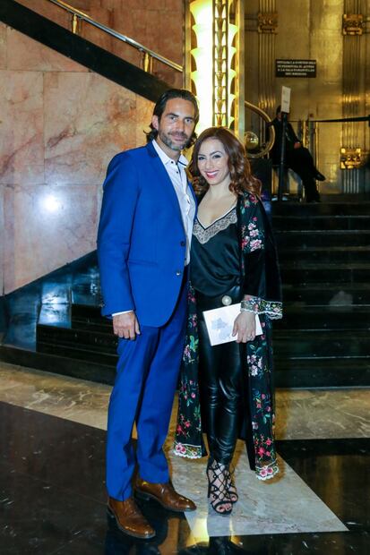 Claudia Lizaldi felicita a su exesposo Eamonn Kneeland, por su nueva relación 