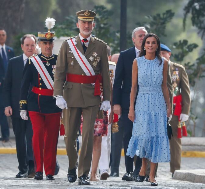 Los reyes Felipe VI y Letizia de España en la ceremonia de jura de bandera de la princesa Leonor / EFE