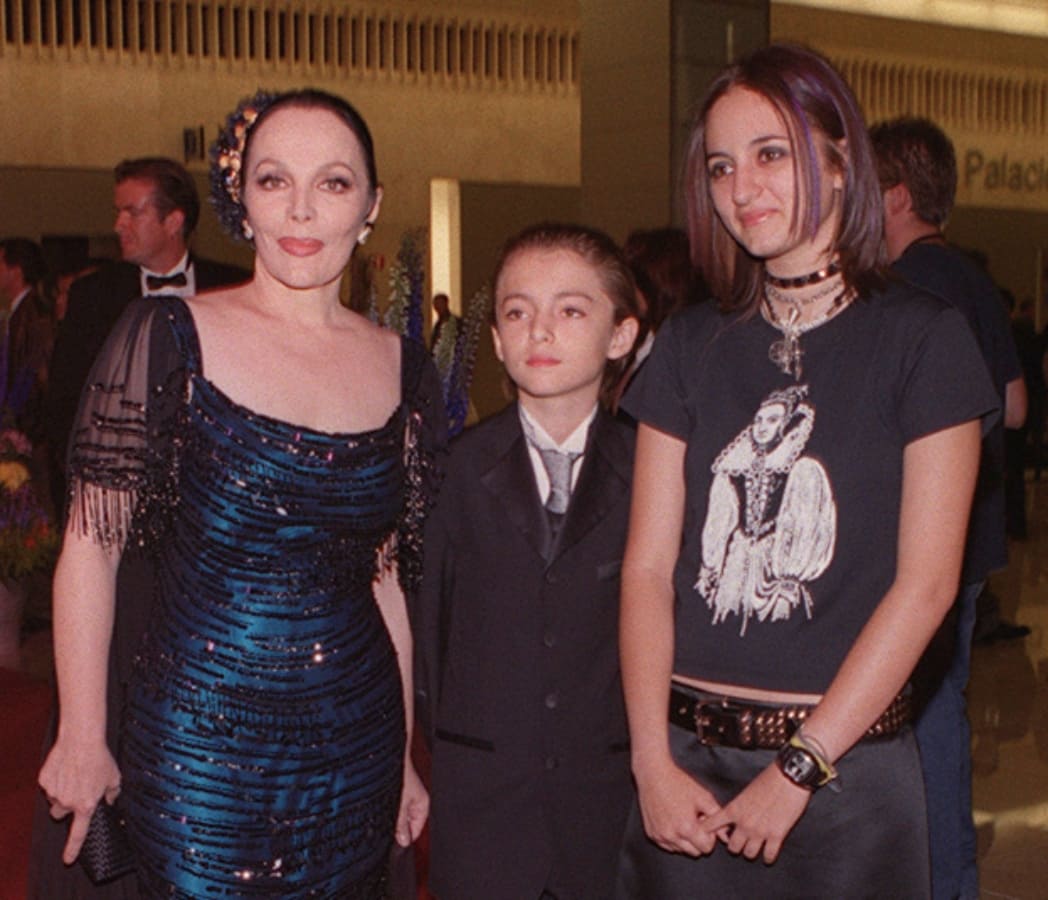 Sasha Montenegro con sus hijos, Nabila y Alejandro López Portillo / Archivo El Universal