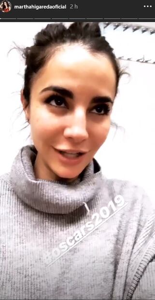 Martha Higareda sorprende y llega a la alfombra roja de los premios Oscar