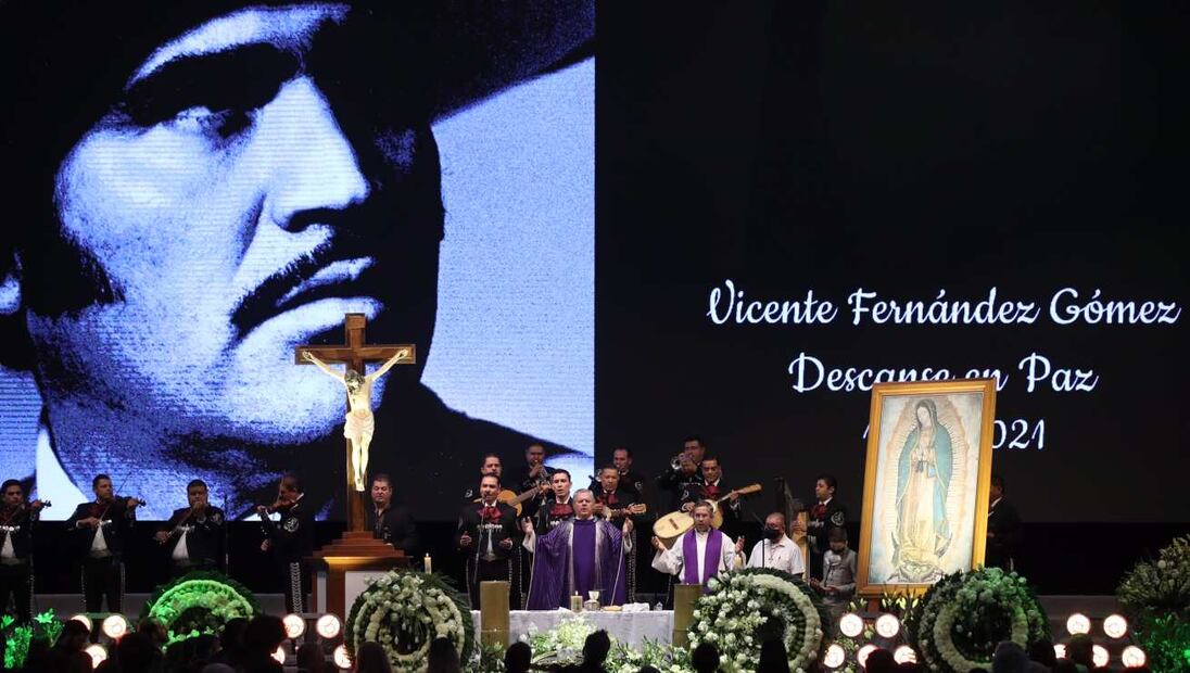 El hijo de Vicente Fernández que, dicen, se casó con su prima hermana