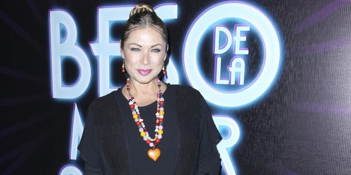 Leticia Calderón deleita a sus seguidores al bailar cumbia con escoba en mano