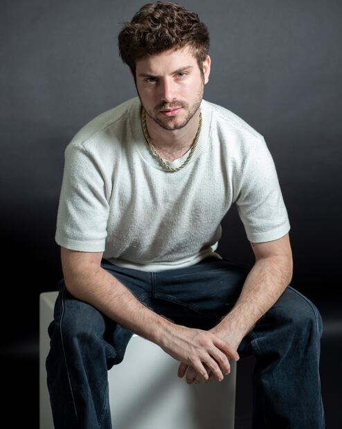 El hijo de Ludwika Paleta y Plutarco Haza se formó como productor y tiene proyectos actorales y musicales / Foto: Edgar Silva F. para CLASE