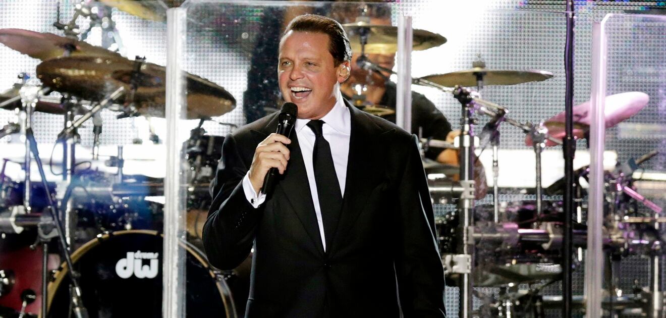 <p>Diversos medios de espectáculos han indicado que Luis Miguel no tiene relación con su hermano menor.<strong> (Fotos: Archivo, Instagram, Twitter)</strong></p>