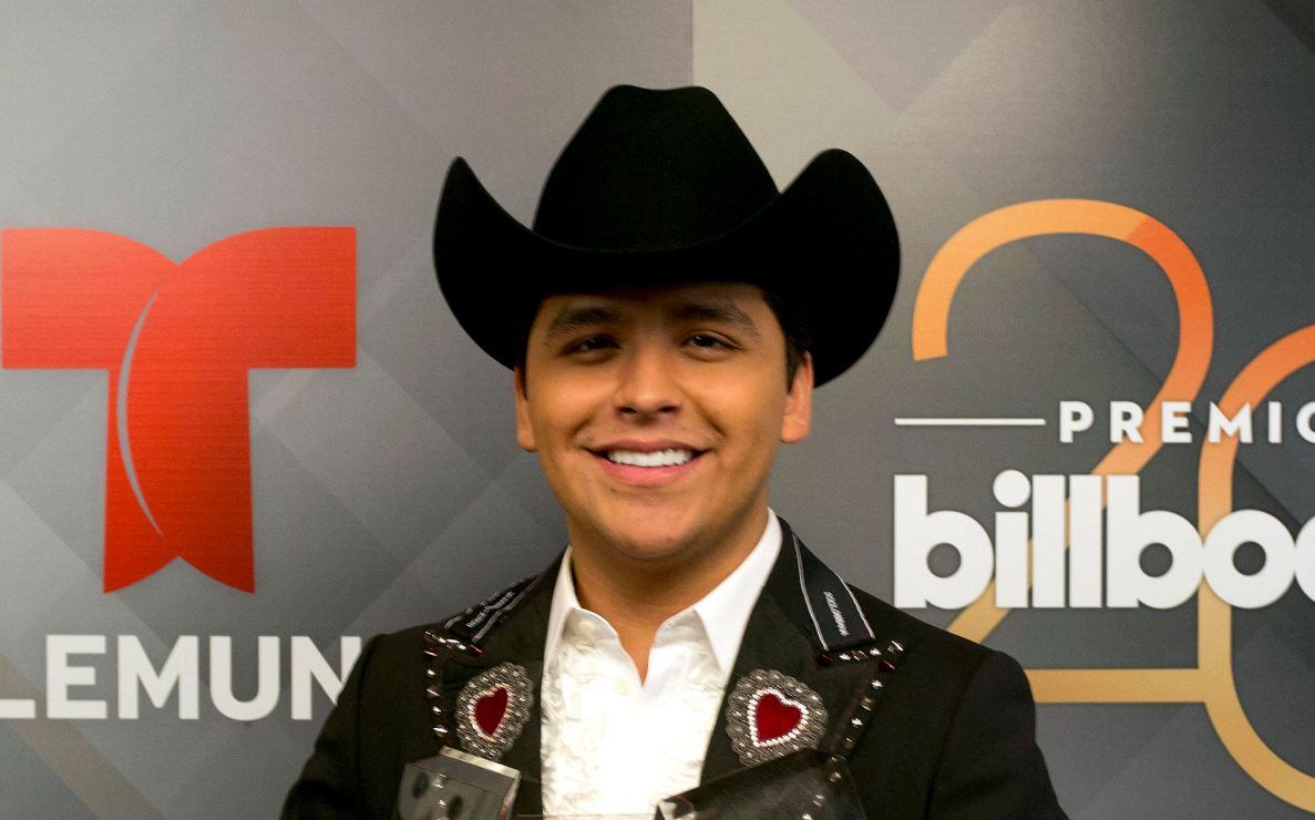 VIDEO: Christian Nodal es captado en los juzgados