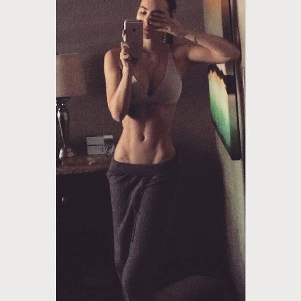 Los espectaculares abs de Belinda en 10 fotos
