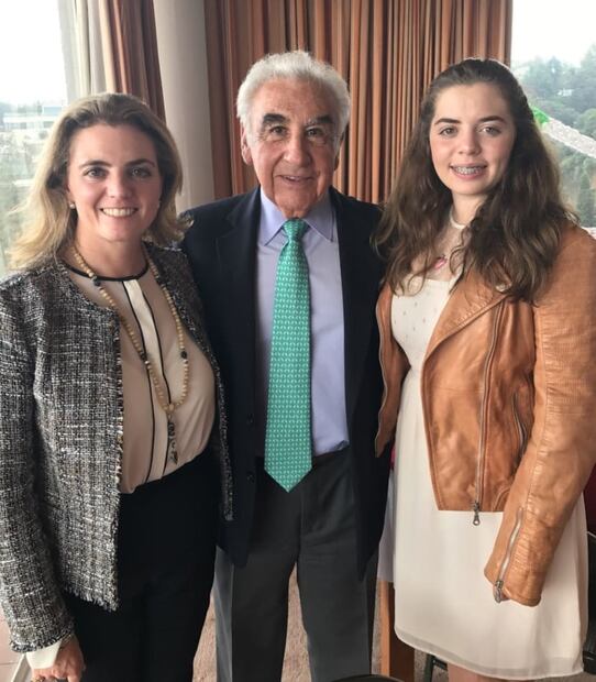 Gabriel Alarcón Velázquez y su sobrina Paola Migoya / Twitter