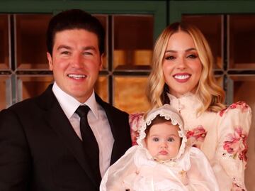 Samuel García y Mariana Rodríguez celebran el emotivo bautizo de baby Mariel