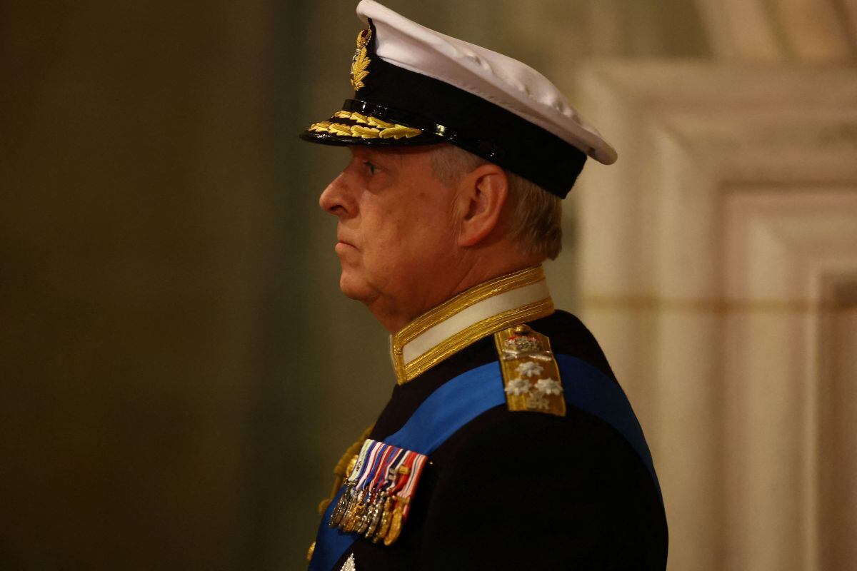 Andrés de York, de royal senior a peseador de perros en jefe
