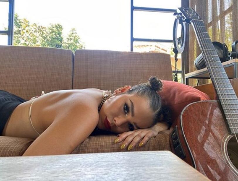 Danna Paola muestra su belleza bajo el agua