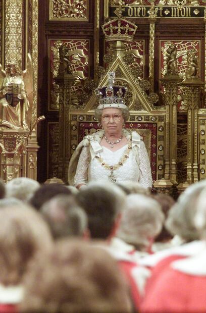 Asistente de Isabel II de Reino Unido da positivo por coronavirus 