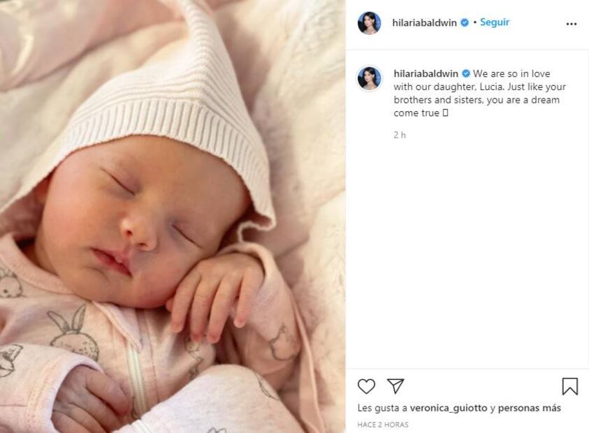 Hilaria y Alec Baldwin presentan a Lucía, su sexto bebé 