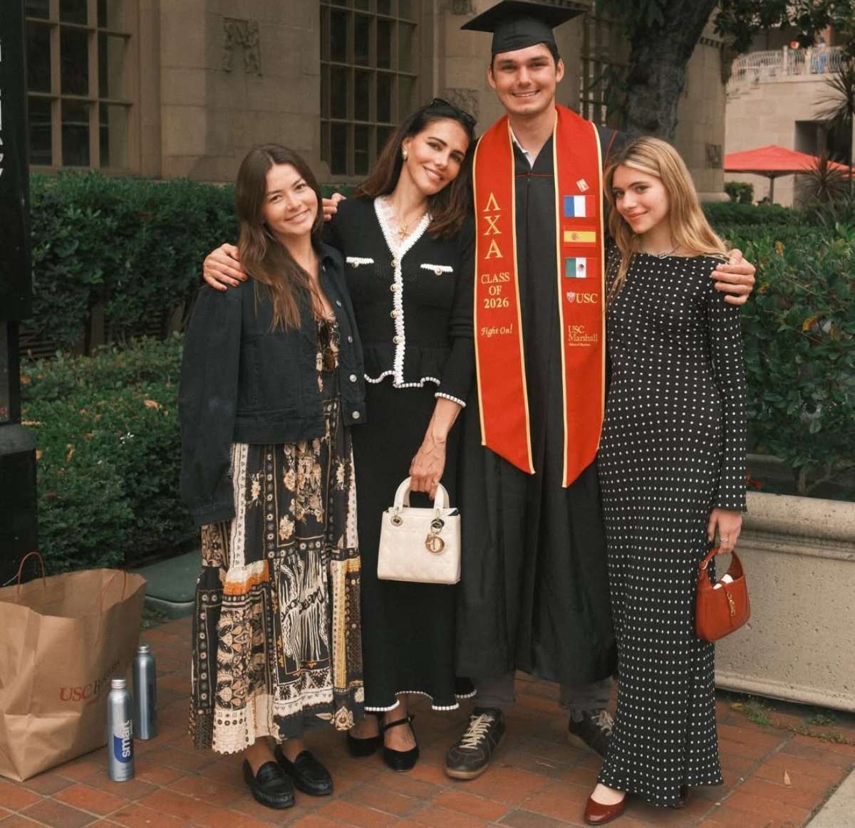 Adriana Abascal junto a sus hijos, Diego, Jimena y Paulina / Foto: Instagram