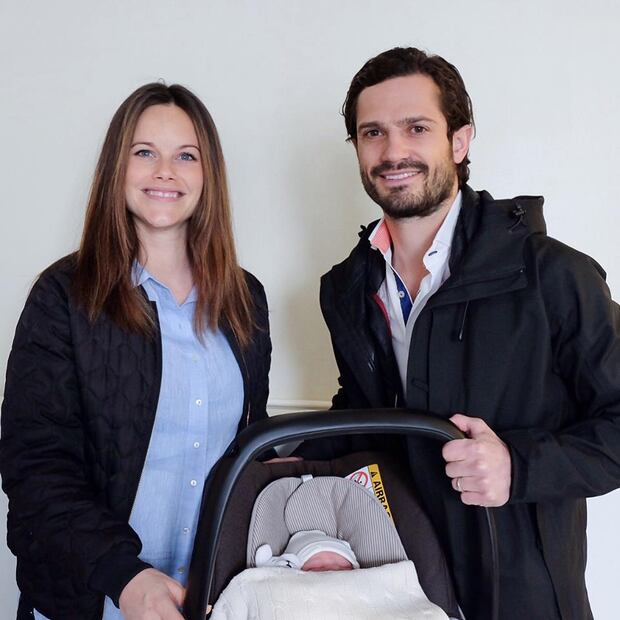 La primera fotografía del hijo del príncipe Carlos Felipe de Suecia