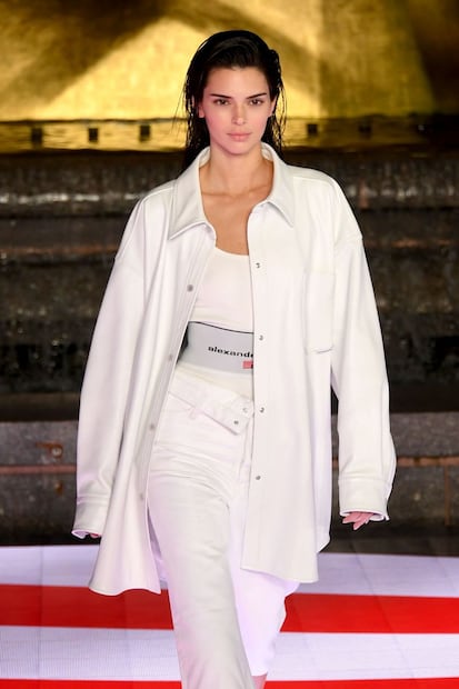 Kendall Jenner y Gigi Hadid donan lujosas prendas a la caridad 
