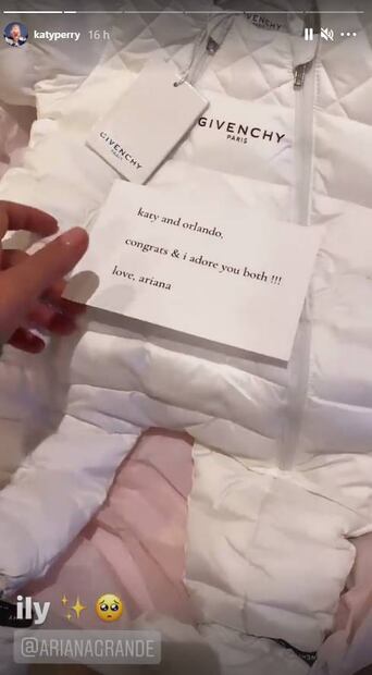 Ariana Grande envía exclusivo regalo de Givenchy a la hija de Katy Perry 