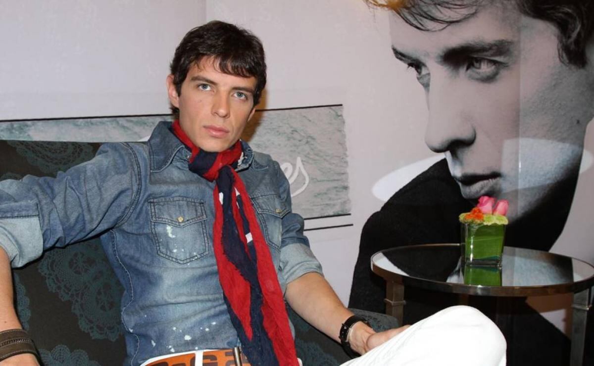Hijo de Camilo Sesto regresa a la escena musical y le rinde tributo