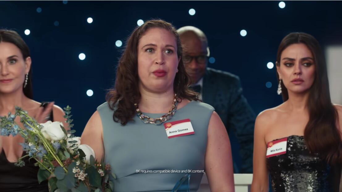VIDEO: Demi Moore y Mila Kunis, juntas en divertido comercial. "Tenemos mucho en común"