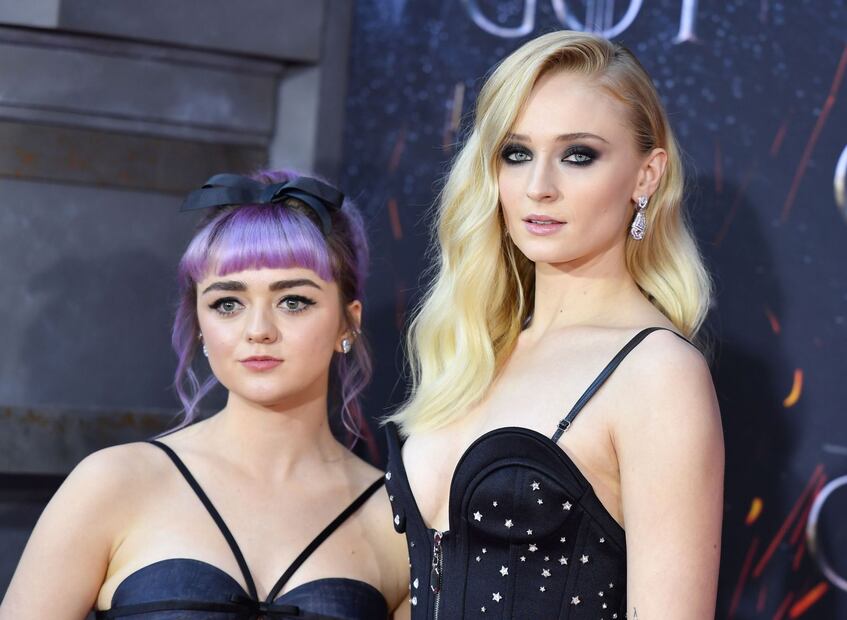 Sophie Turner revela que su compañera de GOT, Maisie Williams, será su dama de honor