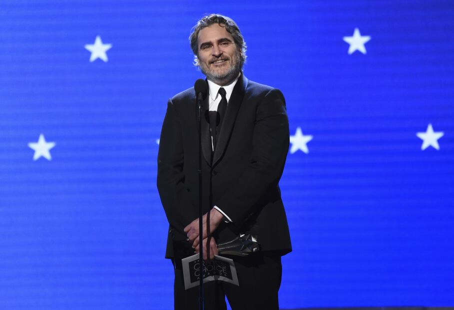 La presentadora de televisión Wendy Williams se burló de la cicatriz en el labio de Joaquin Phoenix 