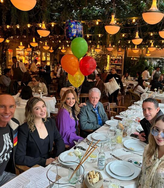 Andrea Legarreta celebrando el cumpleaños de su papá / Foto: Instagram