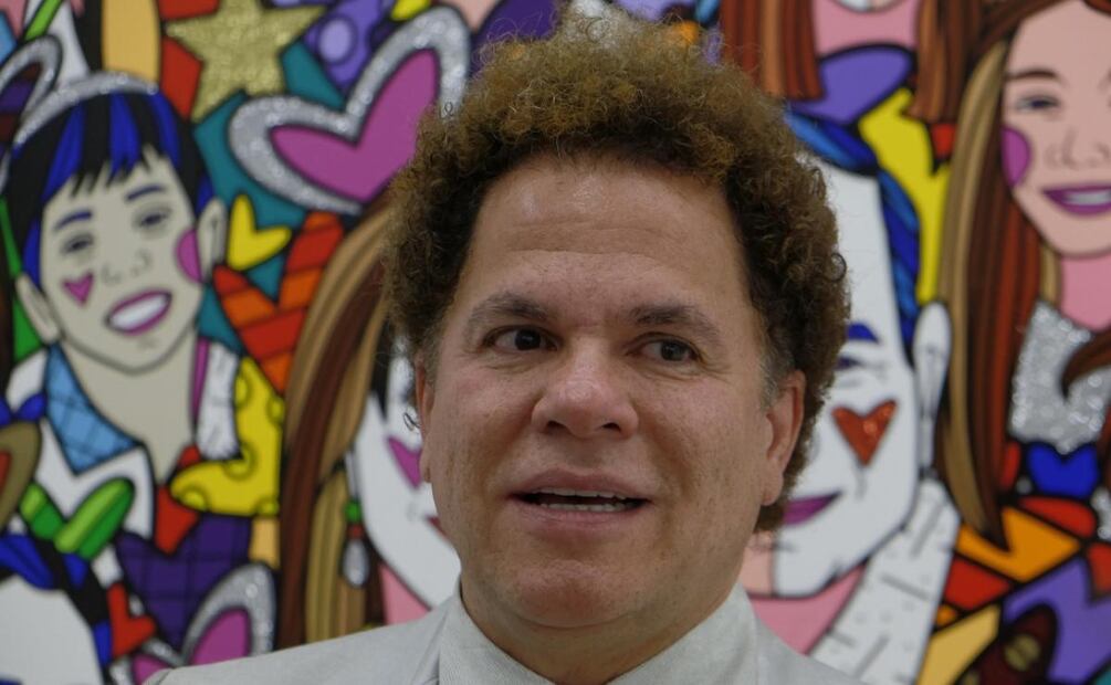 Mike Torruco defiende a Romero Britto tras escándalo 