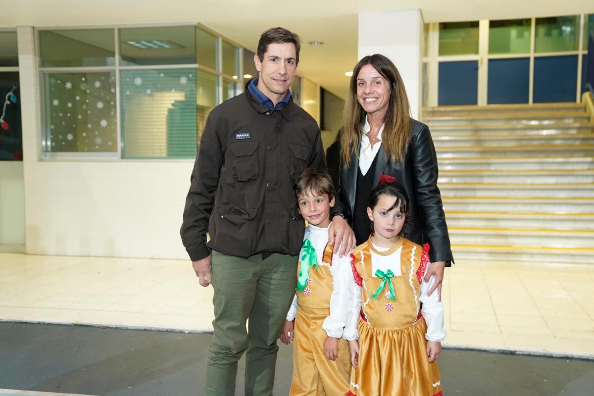 Santiago Moreno, Vicente y Rufina con Cecilia Neira. (Foto: Leonardo Gómez)