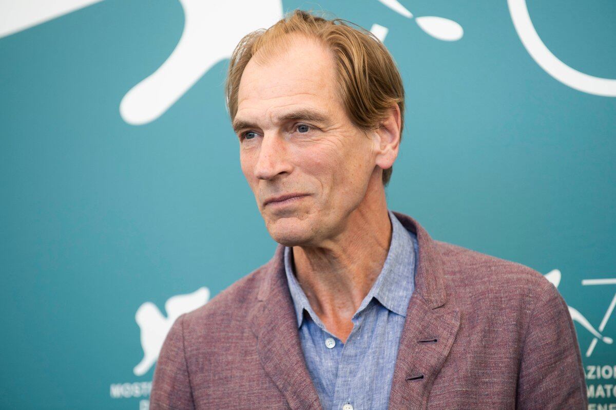 El actor Julian Sands posa en el Festival de Cine de Venecia de 2019 / AP
