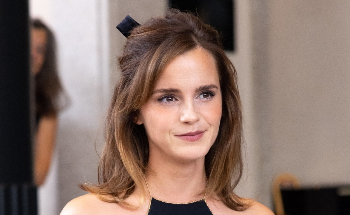 Emma Watson, captada en Ibiza bailando salsa junto a un misterioso acompañante