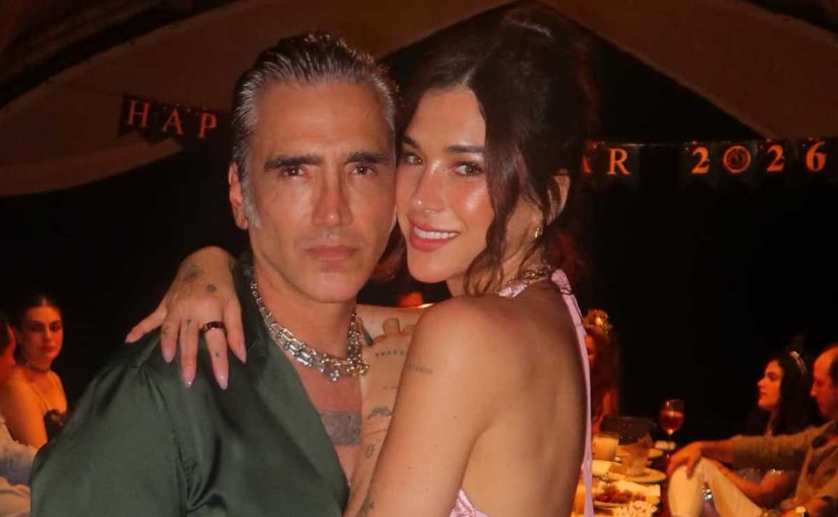 Alejandro Fernández y Karla Laveaga / Foto: Instagram @alexoficial