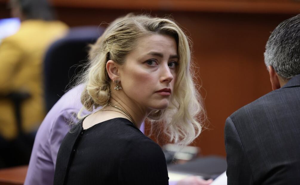 Amber Heard asegura que sigue amando a Johnny Depp