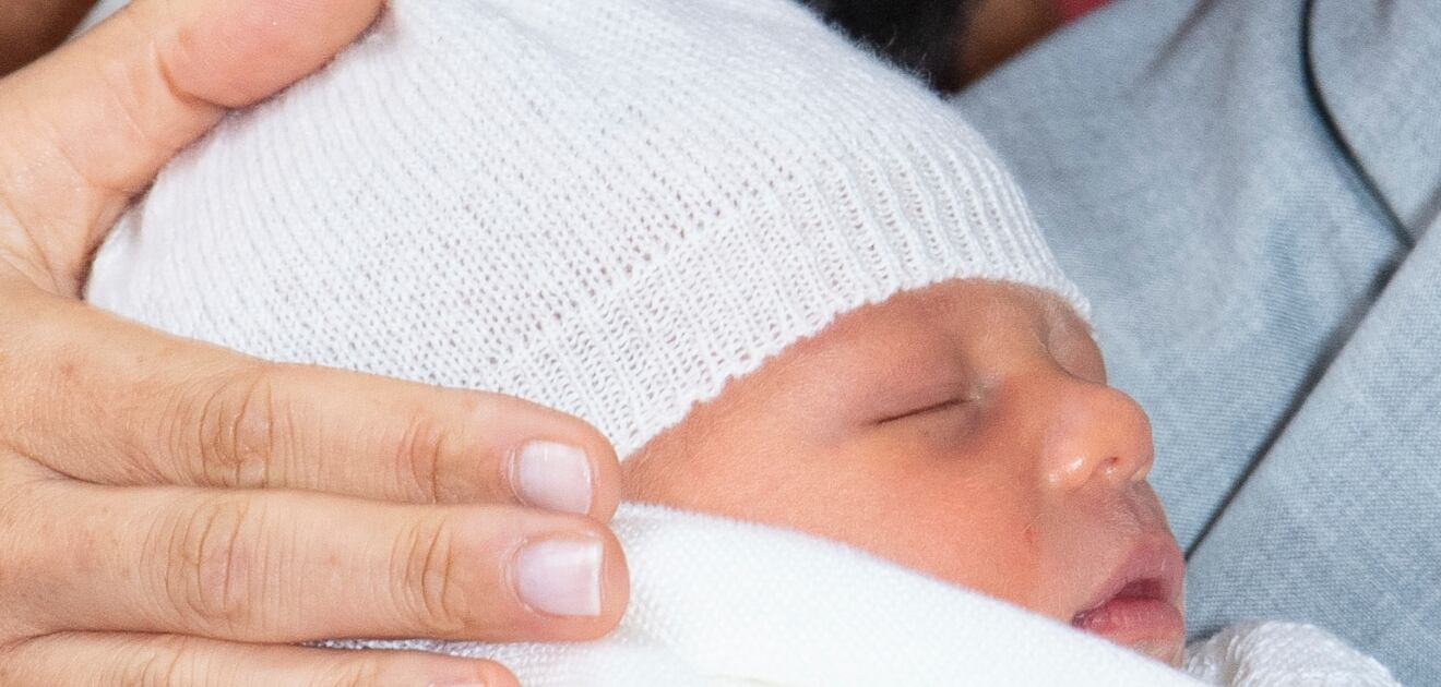 Baby Archie, hijo de Meghan Markle, heredó el pelo del príncipe Harry 
