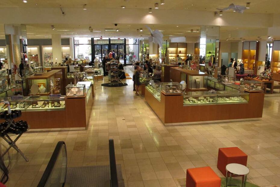 Saquean tienda de lujo Neiman Marcus y filtran video del momento