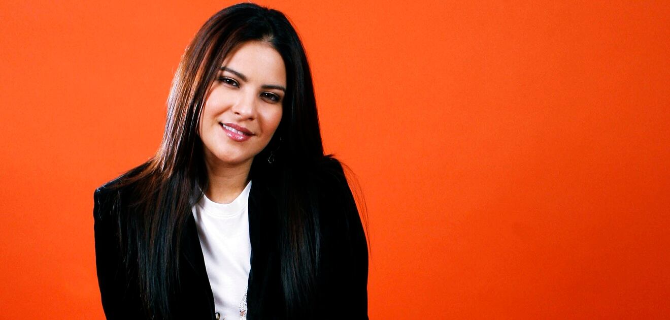 <p>Litzy lleva tres semanas de viaje con su pareja por Asia y Europa. <strong>(Fotos: Archivo e Instagram)</strong></p>