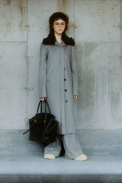 Ella Emhoff, hijastra de Kamala Harris, debuta como modelo en New York Fashion Week