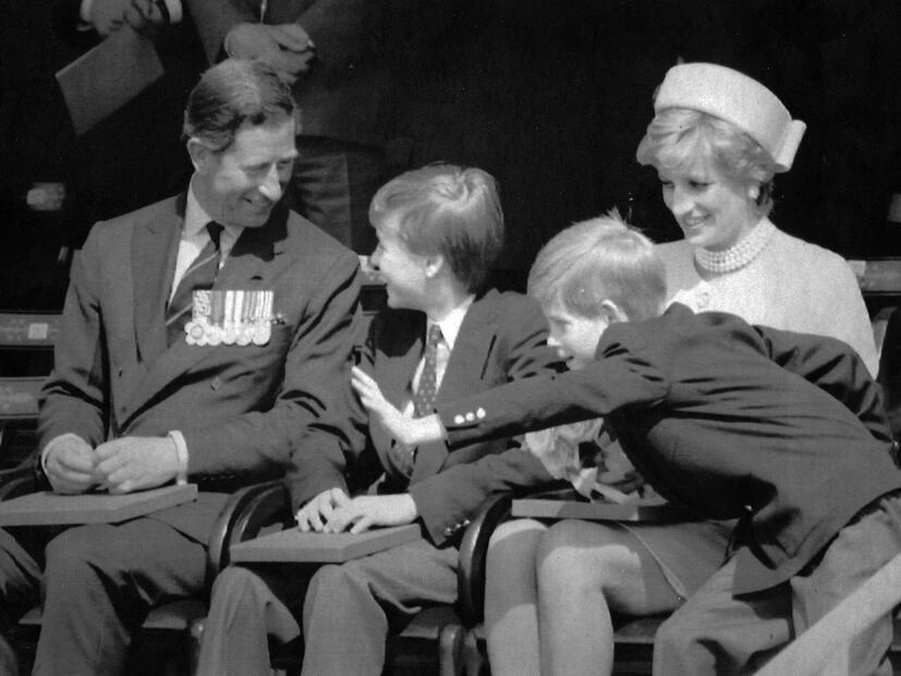 La princesa Diana y Sarah Ferguson se escaparon para ir a una fiesta de empleados del palacio 