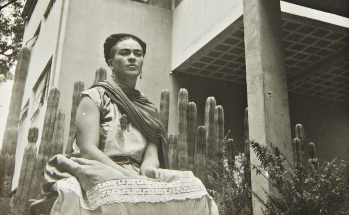 Subastarán fotos inéditas del funeral de Frida Kahlo 