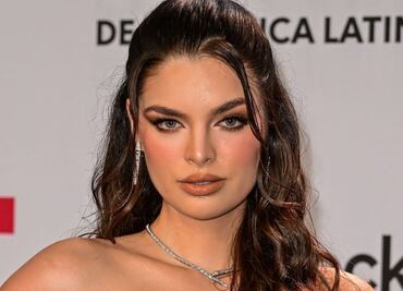 Nadia Ferreira derrocha sensualidad en vestido esmeralda durante los Billboard