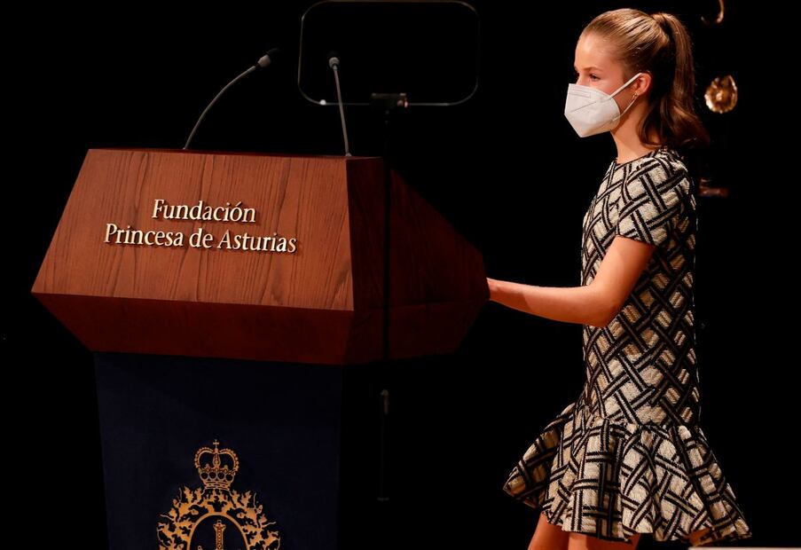 Leonor de Borbón sorprende con tacones altos y vestido con aire retro