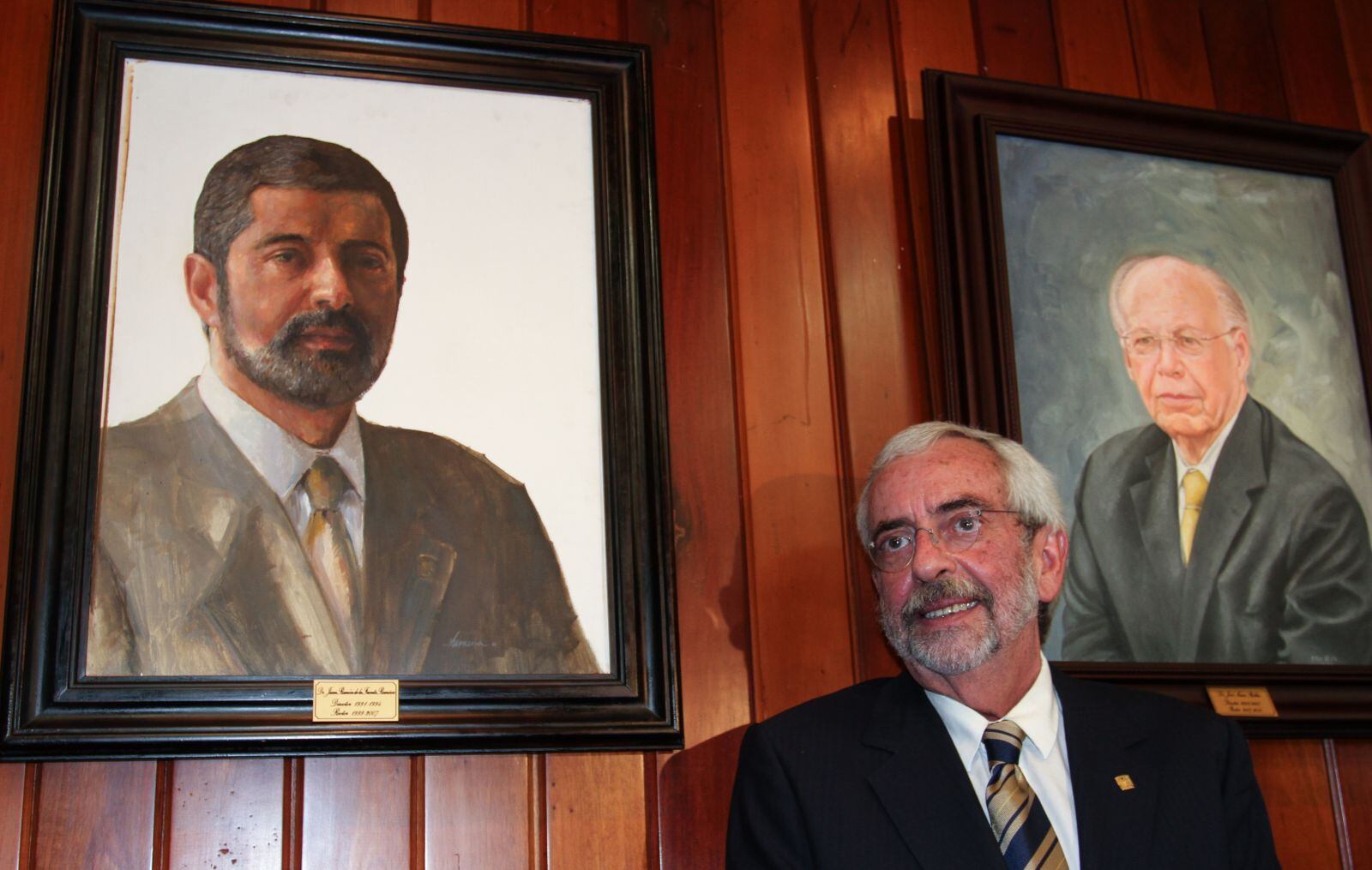 Él es Enrique Luis Graue Wiechers, rector de la UNAM