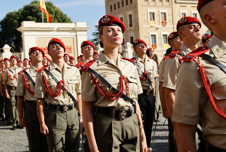 La princesa Leonor en la entrega de sables en la Academia Militar de Zaragoza / EFE