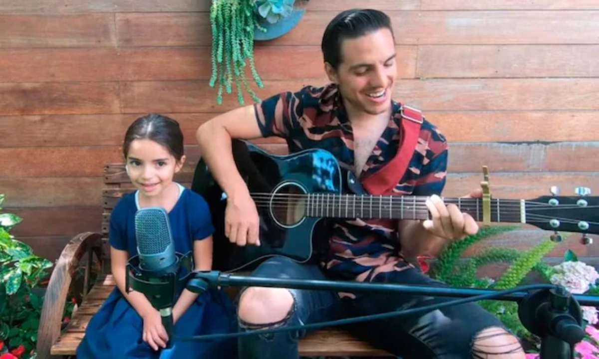 Vadhir Derbez junto a Aitana en 2020 / Foto: YouTube