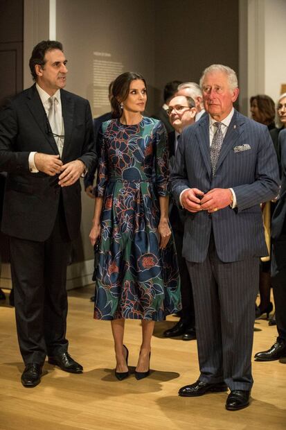 La reina Letizia visita Inglaterra y con el príncipe Carlos visitan la National Gallery