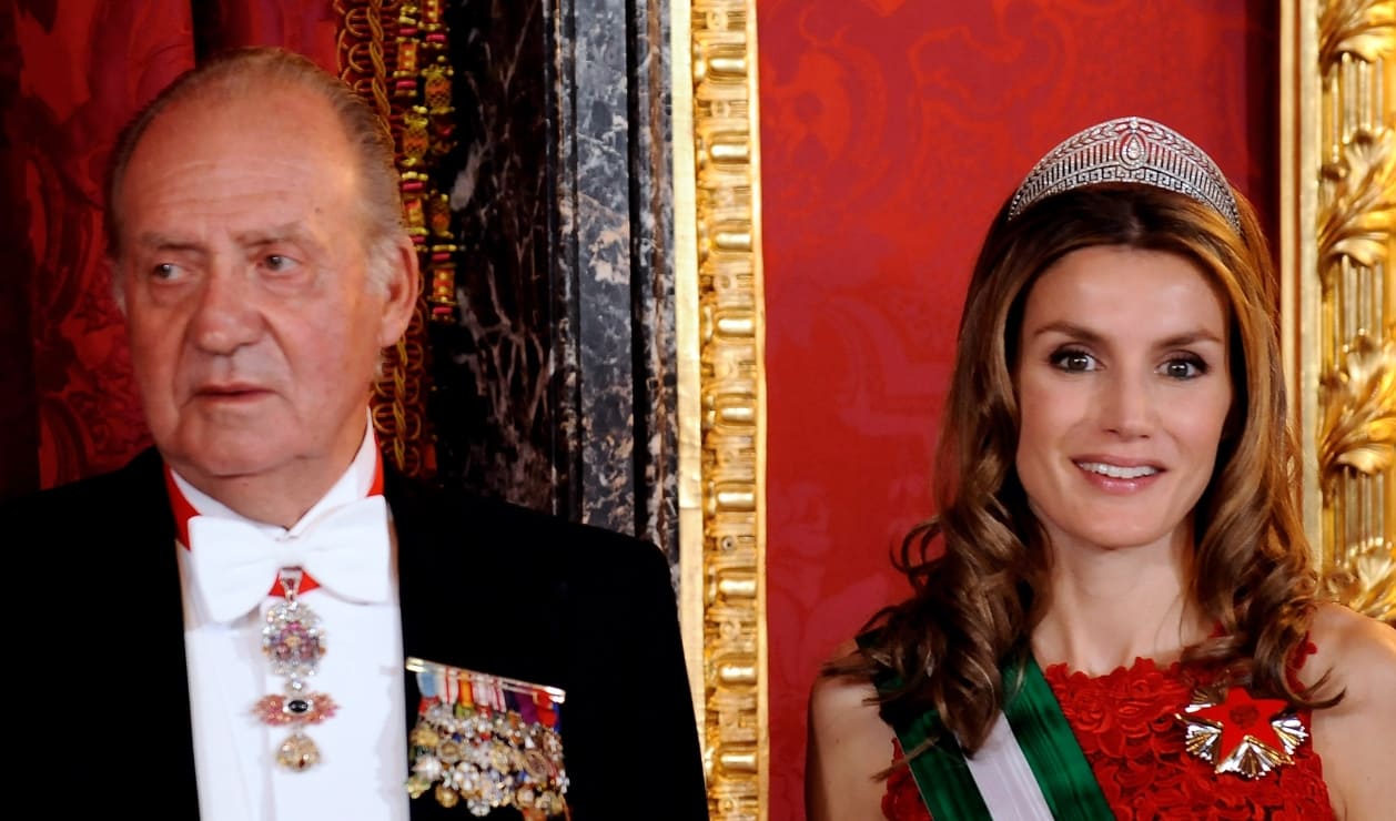 El rey emérito Juan Carlos I revela su distanciamiento con la reina Letizia de España